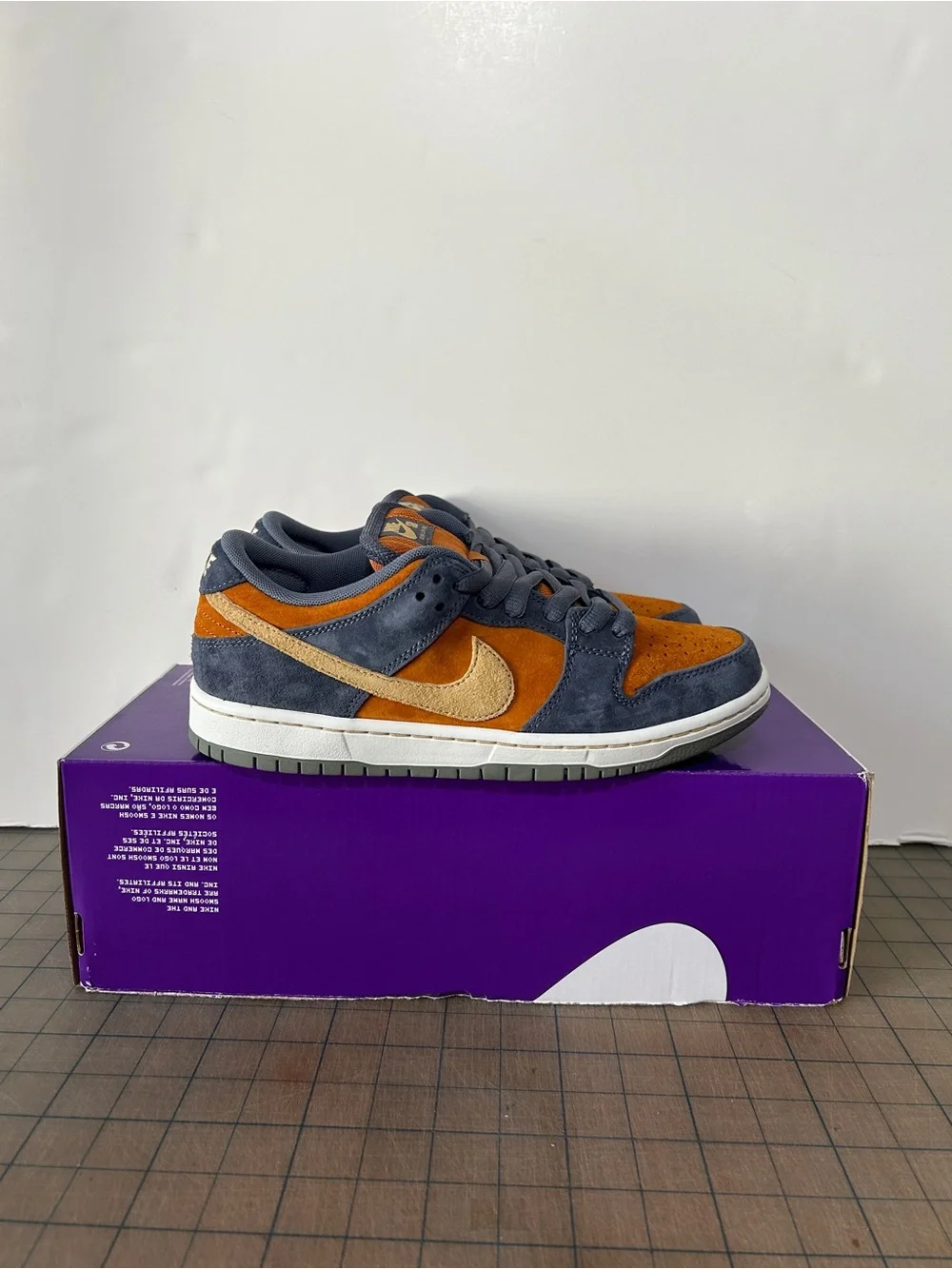 Nike Dunk Low SB ‘Light Carbon Monarch’